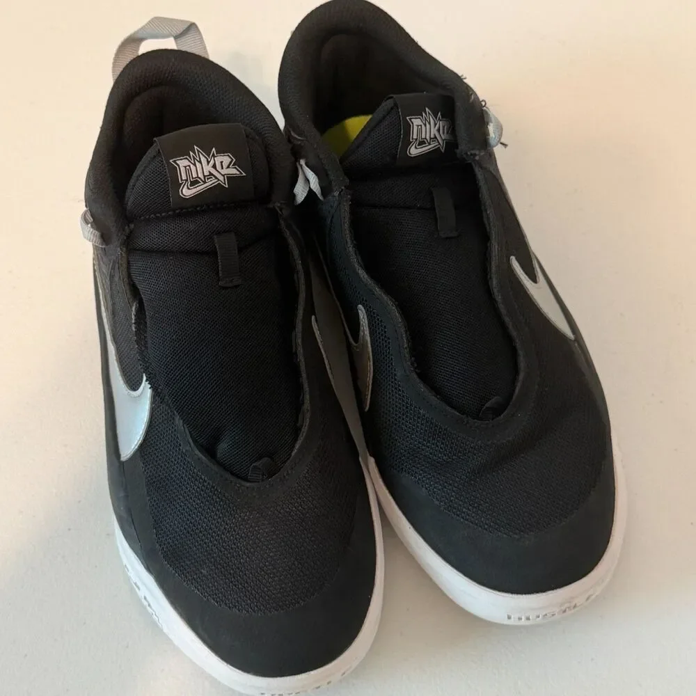 Nike Team Hustle D 10 GS Black Metallic Silver CW6735-004 Youth Size 7Y Shoes